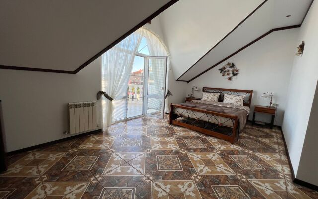 Orel-Izumrud Guest House