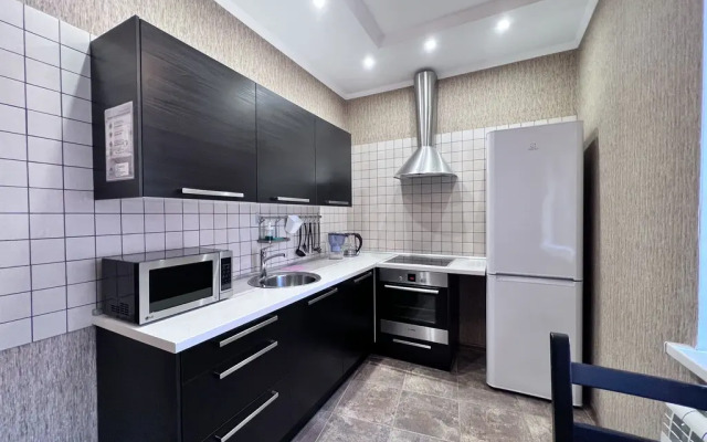 Bolshaya Odnokomnatnaya V Tsentre Na Naberezhnoy Flat