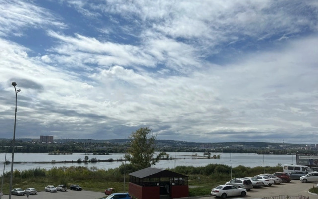 Апартаменты Двухкомнатная квартира на Верхней Набережной 165/1