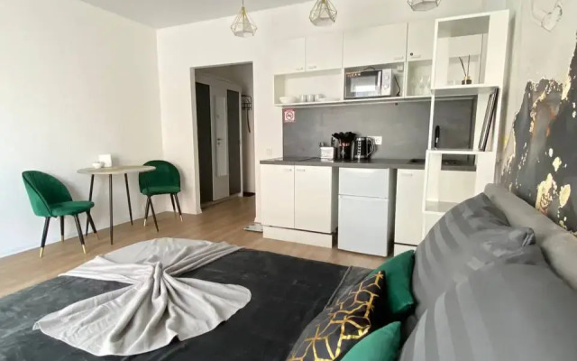 S Dizaynerskim Remontom Na Reutovskoy Ul., 21 Flat