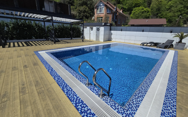 S Basseynom V Zhk Nevada Apartments