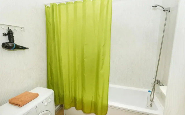 2-room Etazhidejli Avtovokzal Apartment