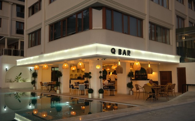 Qinn Hotel