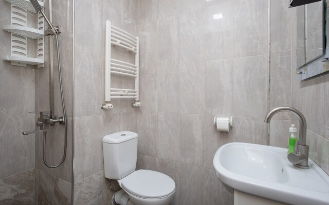 On Yekmalyan Str. 1-9/2 Apartments