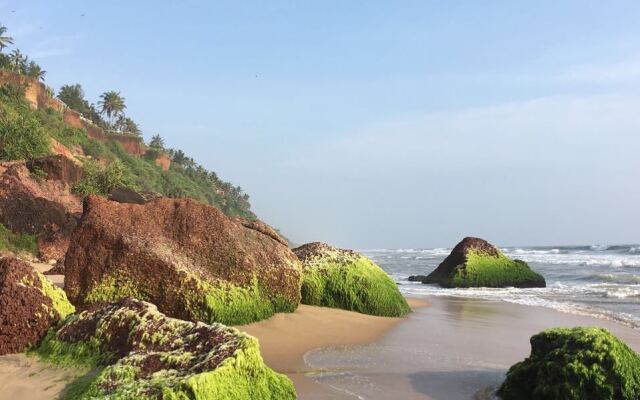 Blooming Bay - Clifftop Beach Resort