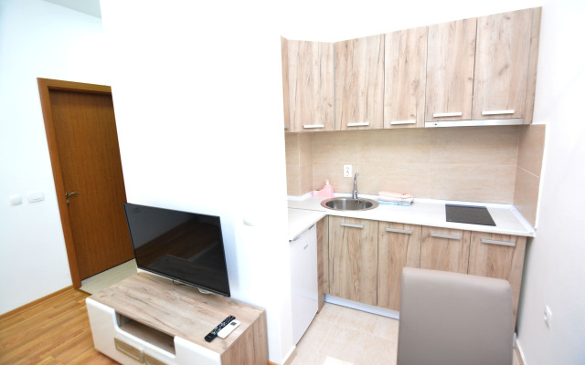 Jacek Apartments