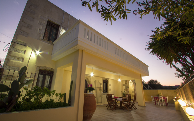 Sunny Villa