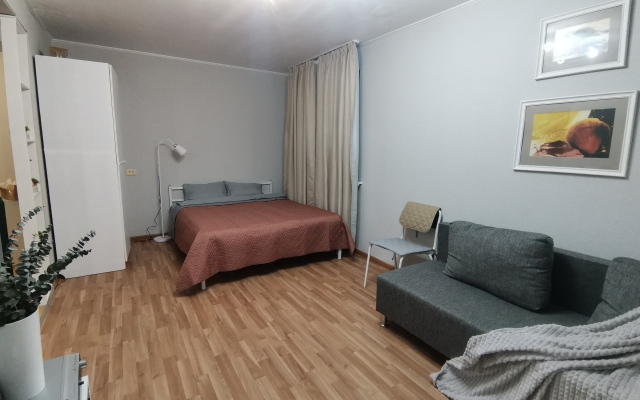 Uyutnaya Ryadom S Parkom I Nedaleko Ot Volgi Flat