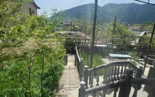 Shota's Guest House