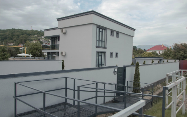 Vzlyot Guest House