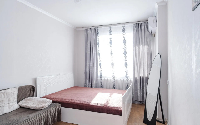 Ostrovskogo 75/1 Flat
