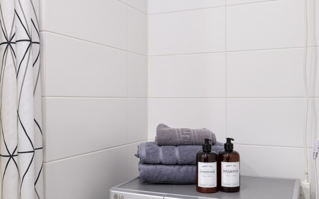 Апартаменты Большие рядом с метро и Заливом