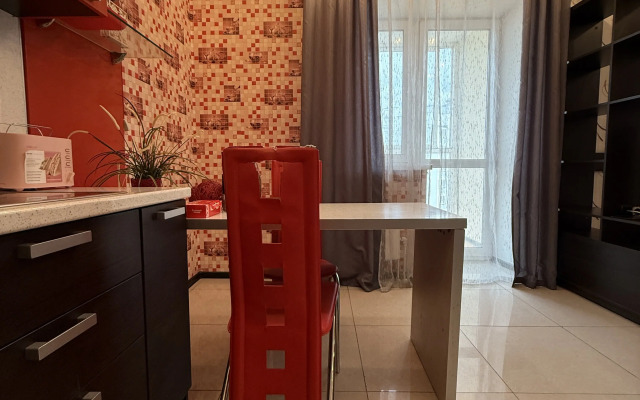 Tut Khorosho Na Surikova 53a 7 Flat
