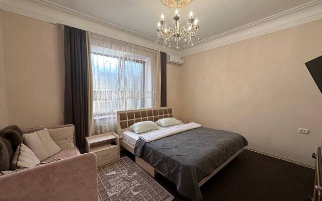 Elitnye Prostornye Apartments