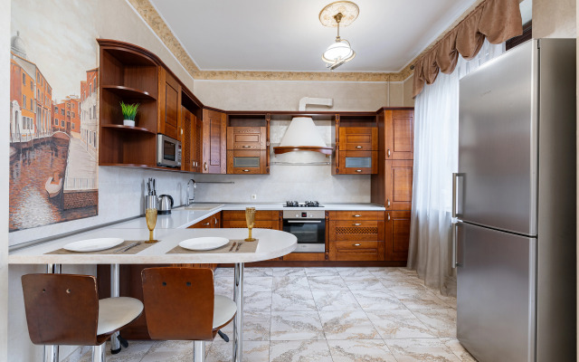 Apart+ Nezavisimosti 22 Apartments