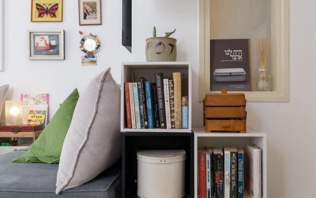 Vintage & Chic With Patio By Feelhome Apartments