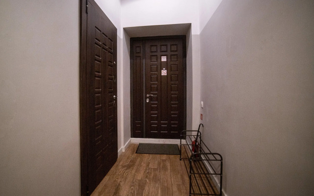 Sovremennaya studiya v tsentre goroda Flat