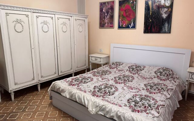 Aram Guest house