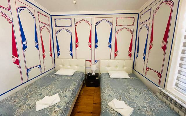 Chor Minor 100 m do starogo goroda s besplatnum bassejnom  Hotel