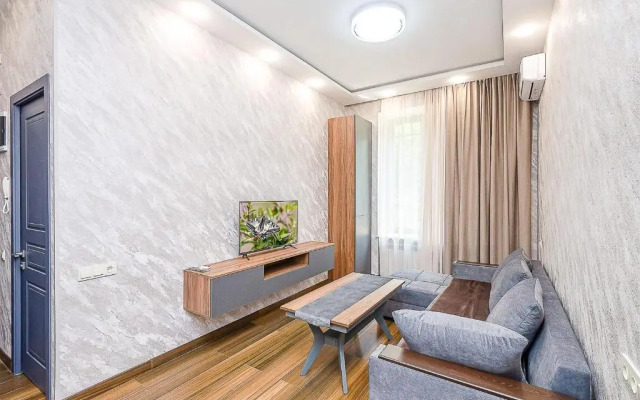 15 Prekrasnaya S Novym Remontom V Tsentre Goroda Flat