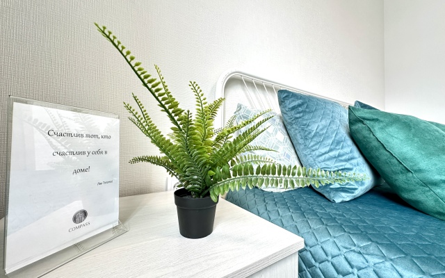 Lyuks Akvamarin s Dizaynerskim Remontom, Dlya Bolshoy Semi Apartments