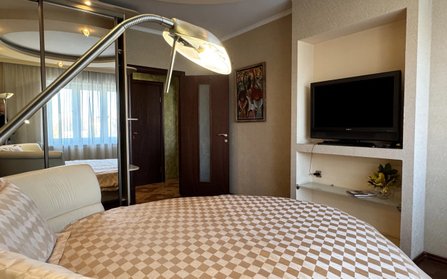 Апартаменты Трёхкомнатные на Римской