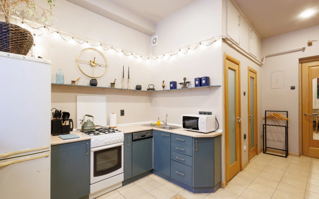 co vtorym etazhom u Strelki Vasil'evskogo Flat