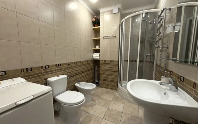 Apartamenty Luks sokolad v Tavride na nabereznoj Alty