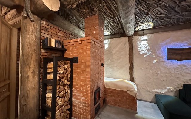 Gnѣzdo S Kaminom i Dvumya Spalnyami Private House