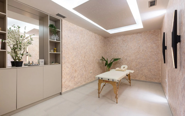 Sunny Side Three Bedrooms Apartment