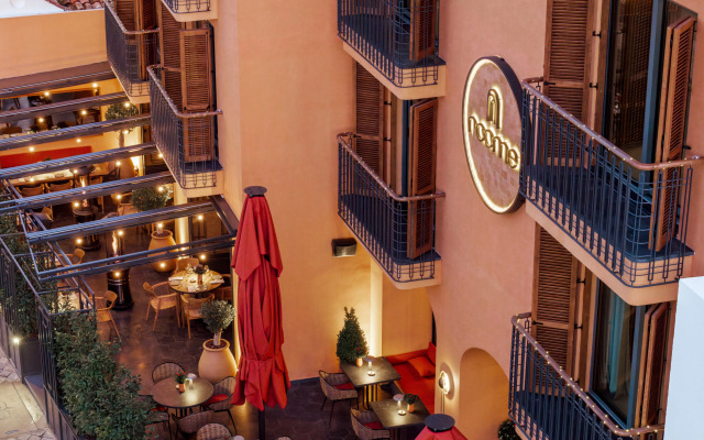 Roome Boutique Hotel