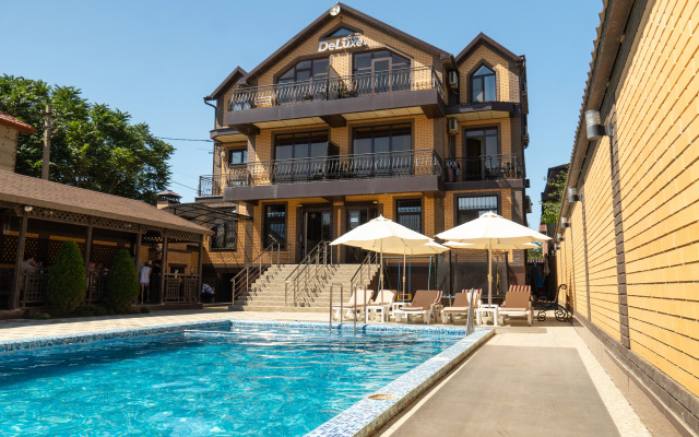 DeLyuks Hotel