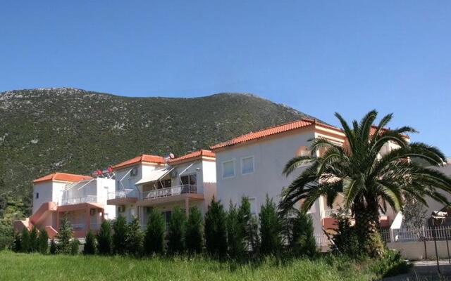 Korali Aparthotel