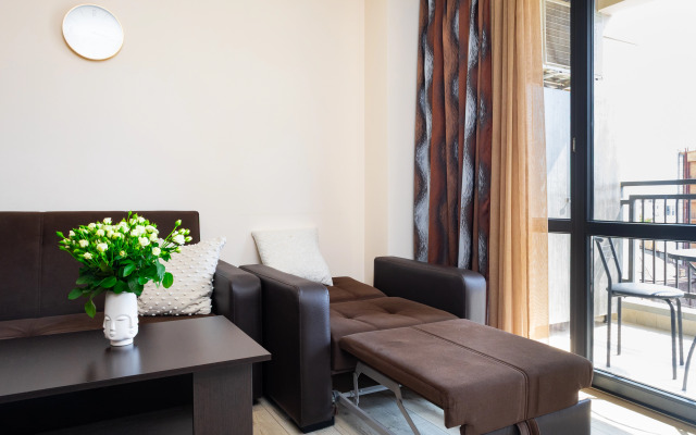 2-K v Novostroyke, Ulitsa Yeznika Koghbatsi, Ko1677 Flat