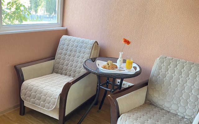 Dvuhkomnatnaya s Otdelnymi Spalnyami v Tsentre Goroda Flat