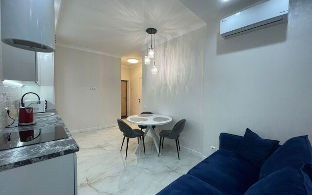 Yevrodvushka S Dizaynerskim Remontom Flat