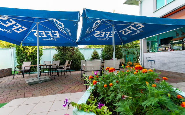 Maksim Guest House