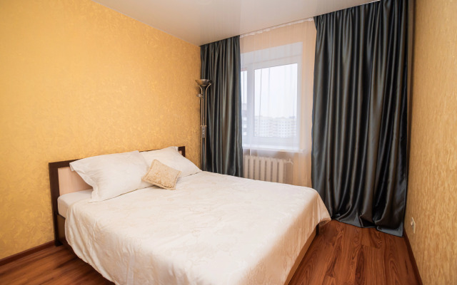 Trekhkomnatnaya v Tsentre ryadom s Galleria Minsk Flat