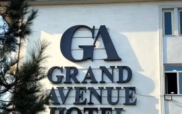 Grand Avenue Hotel