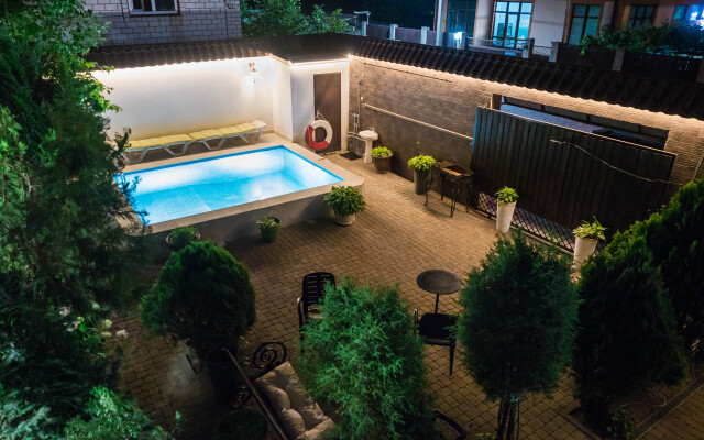 Tikh Hotel Guest House