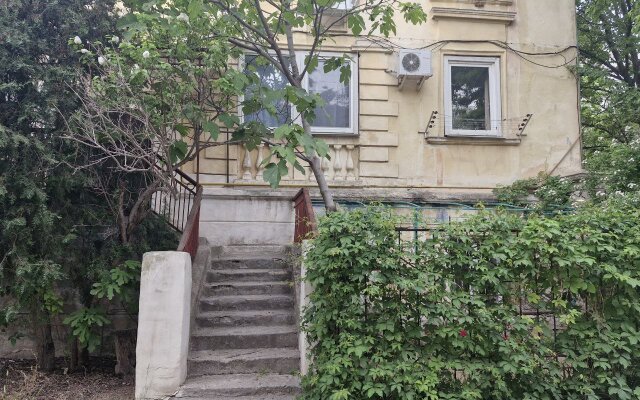 Апартаменты Счастье Жить в Тихом Центре Севастополя