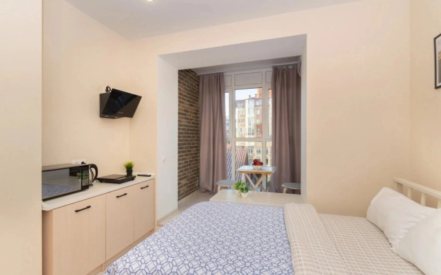 Mini-studija s Panoramnym Oknom i Parkovkoj Apartment
