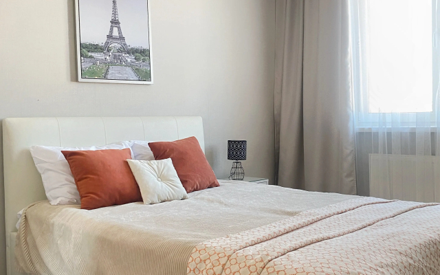 Уютная двухкомнатная квартира с кинопроектором