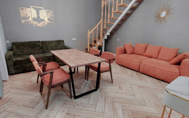 Квартира Двухуровневая в центре возле набережной