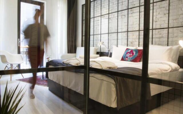 Magnova Studios Hotel