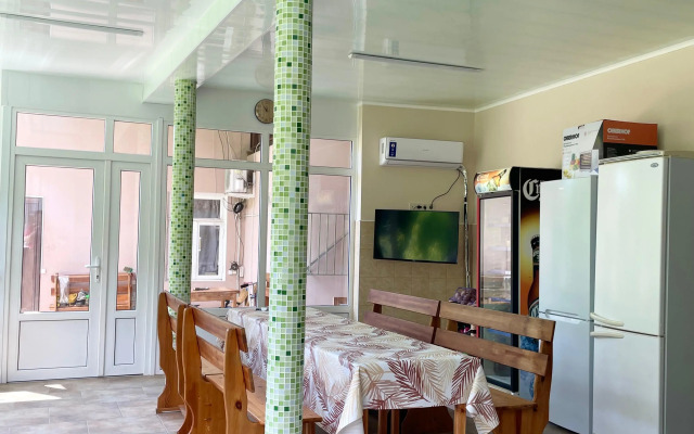 Na Bestuzheva Marlinskogo Guest House