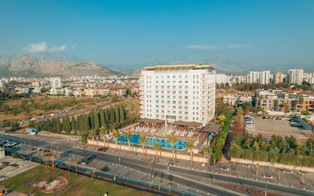 Crowne Plaza Hotel Antalya, an IHG Hotel