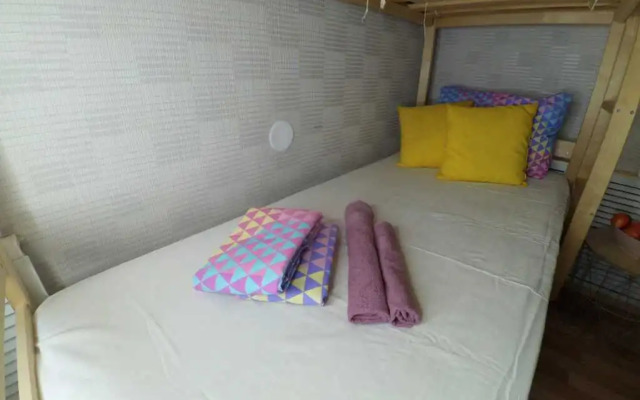 Студия 4 Тат Хаус на улице Нурсултана Назарбаева 9 в центре города у станции метро