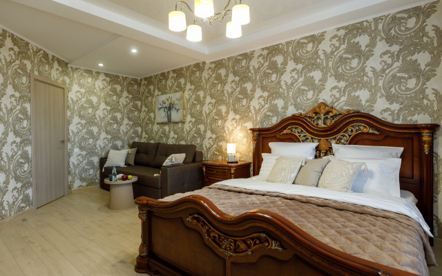 Апартаменты на Революционной 4