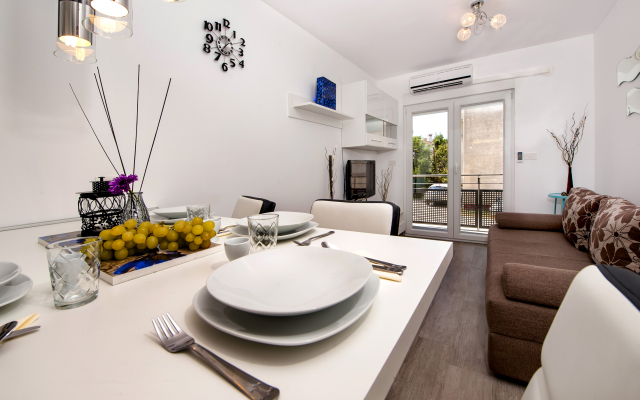 Апартаменты Stunning close to the Beach & Old Town
